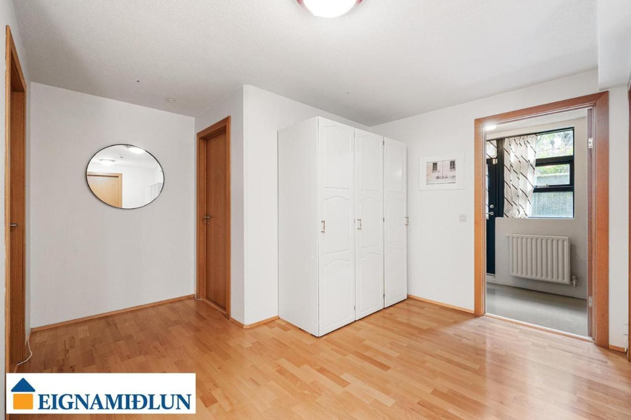 Large Apartment Close To The Centre 레이캬비크 외부 사진